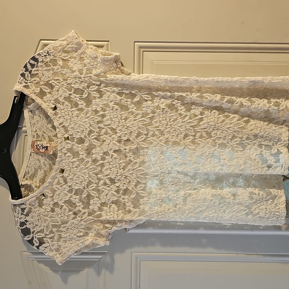 L8teR White Lace Short Sleeve Top